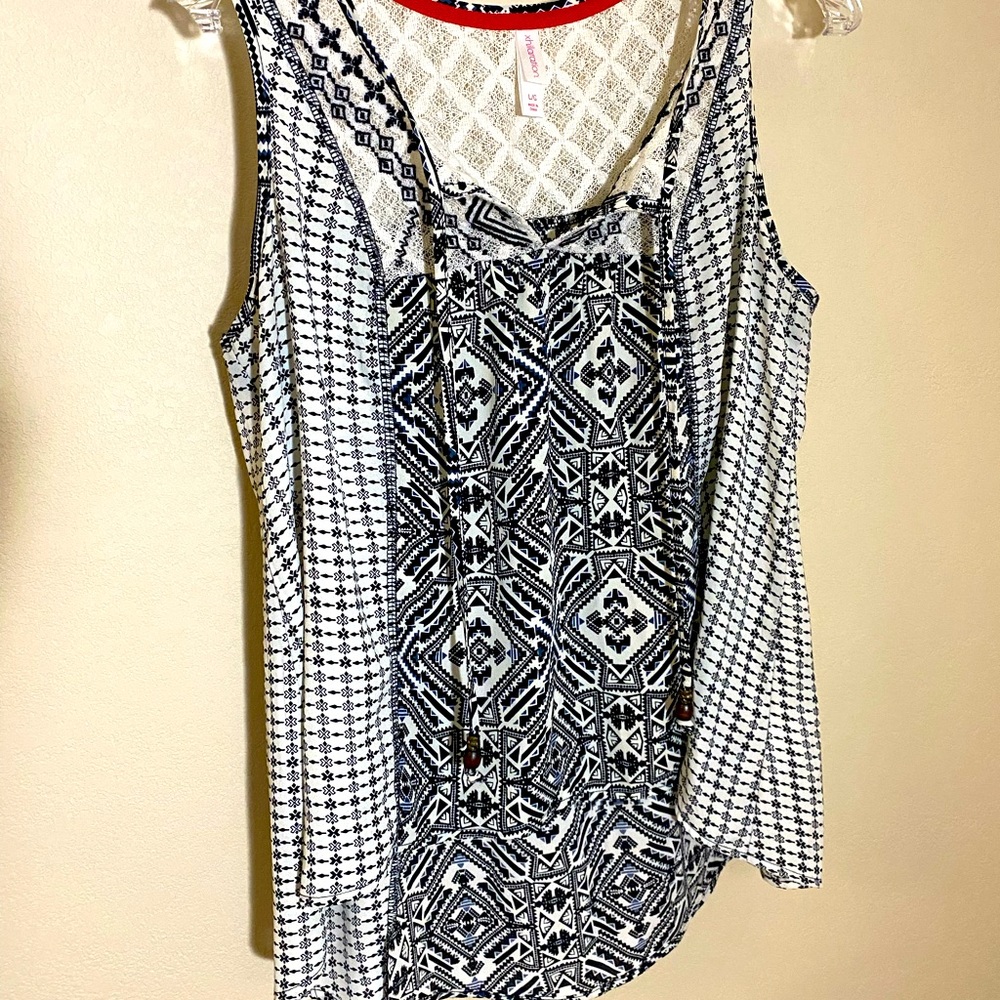 Black and white tank top with lace